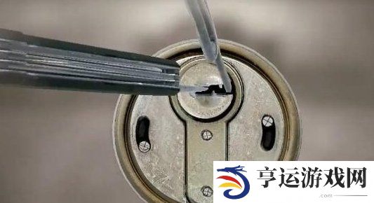 消逝的光芒怎么开锁 消逝的光芒怎么扔爆竹