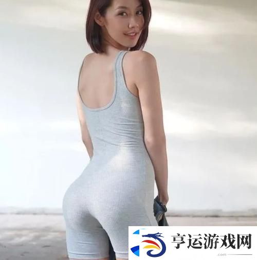性感翘臀大尺度美女图片：艺术与魅力的完美结合