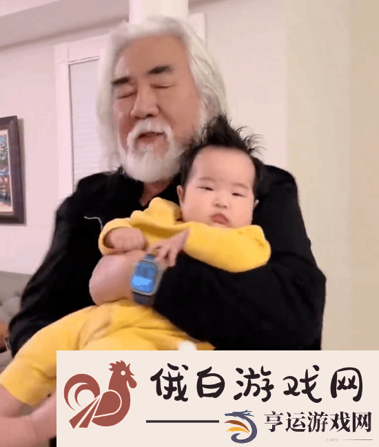 73岁张纪中哄四胎女儿睡觉!穿秋裤跳舞老当益壮！