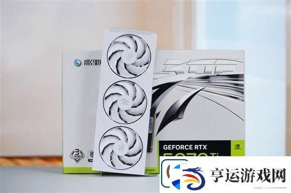 影驰RTX-5070-Ti圣刃亮相：全白刃式装甲-散热性能如何