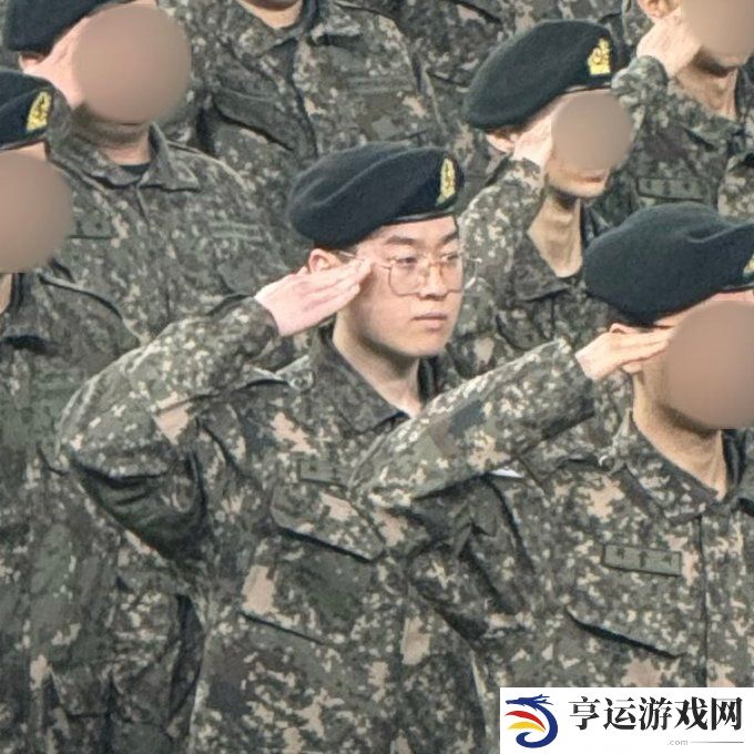 二等兵崔祐齐！忠！诚！Zeus结业照片流出