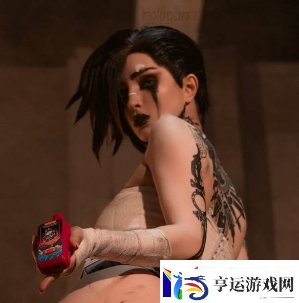 俄罗斯小姐姐COS双城之战蔚