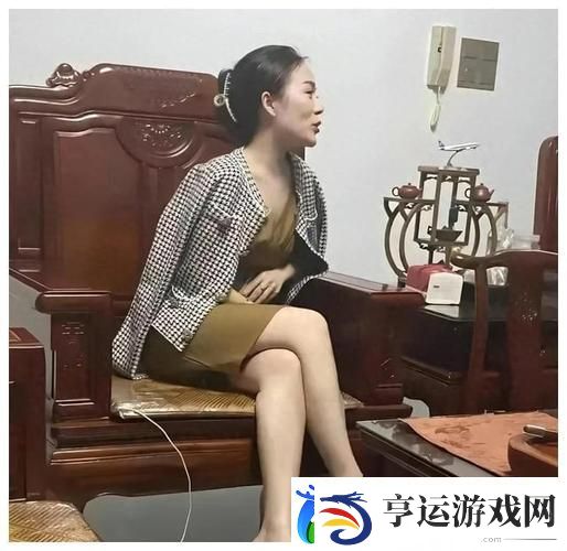 伦理和美丽的岳母-友分享：生活中的温暖与挑战