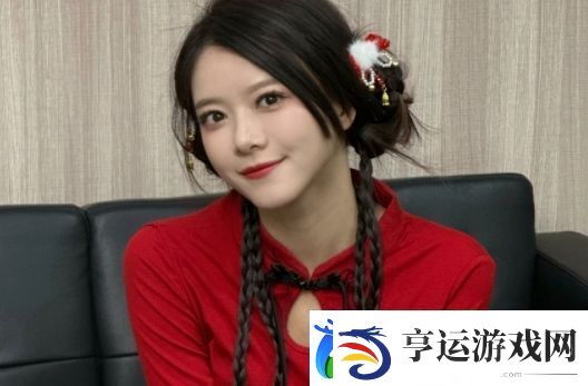 LPL女主持骆歆曝光收入-称去年工资只有16万-友惊呼：怎么这么少