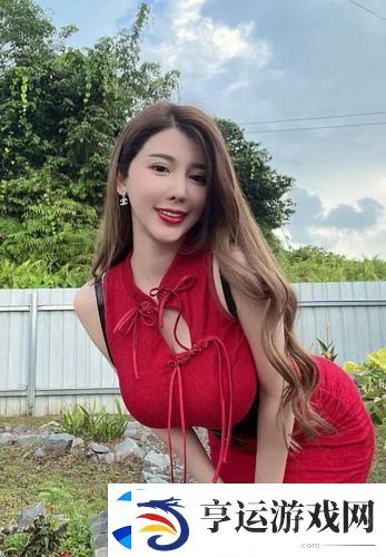 中午妈妈在厨房做饭如诗如画，网友：这才是家的味道！