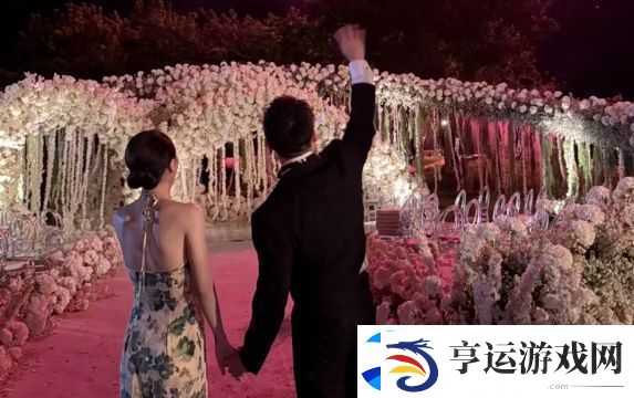 Uzi给老婆补办豪华婚礼