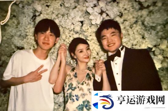 Uzi给老婆补办豪华婚礼-减肥后穿衣更加帅气-网友：真羡慕了